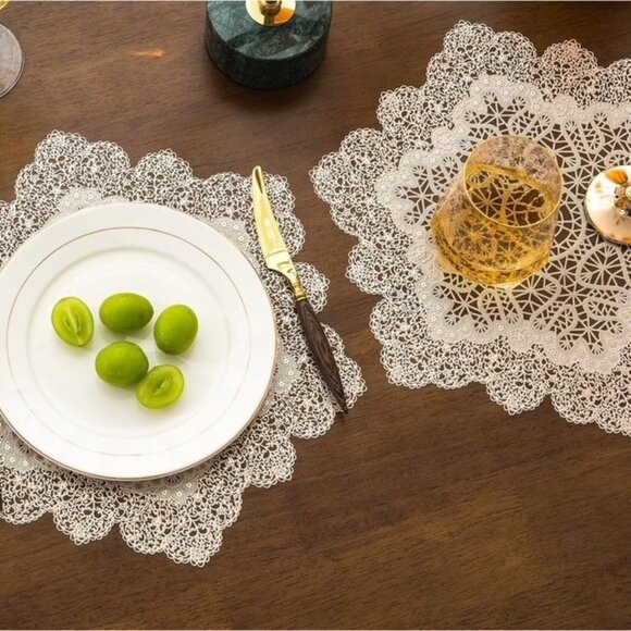 BACKTOEDEN Light Gold Round Placemats Set of 6 Washable Wipeable Heat Resistant - Picture 8 of 8
